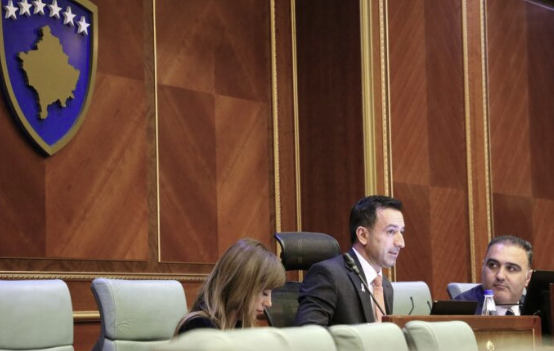 Rregullat e Bashës  e lë të hapur seancën e VV së në rast se ka  ndryshim të qëndrimeve  nga partitë tjera