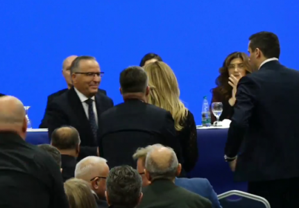 Bedri Hamza falënderon aktivistët: PDK-ja është ndërtuar mbi sakrificë, jo mbi interesa personale