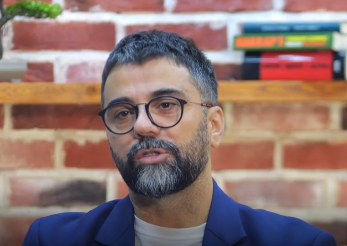 Hashim Thaçi në seancë për 28 nëntor  Artan Behrami  Mbajtja e seancës në këtë datë është provokim