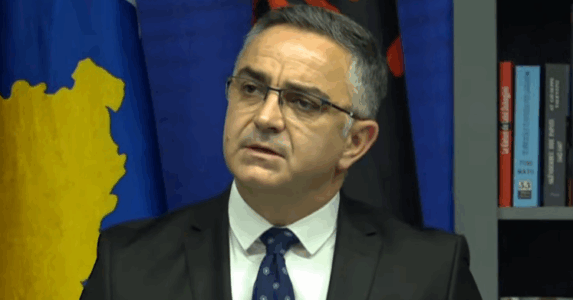 Tahiri thirrje Kurtit: Kemi parë defilim të zyrtarëve që kanë funksione shtetërore, mos e prishni festën