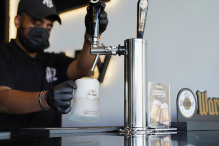 Arabia Saudite ‘qejfli’: Pritet të hapë edhe më shumë dyqane të alkoolit