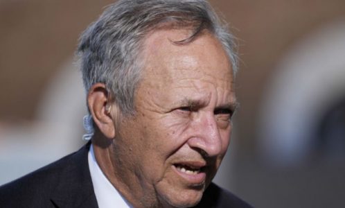 Publikimi i e-maileve të Epstein, ish-kreu i Thesarit dorëhiqet nga të gjitha postet