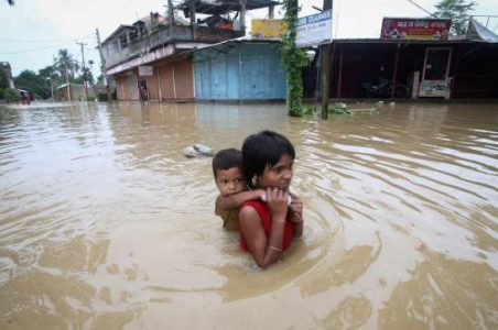 Shiu i rrëmbyeshëm godet qytetin tajlandez, vdesin 18 persona