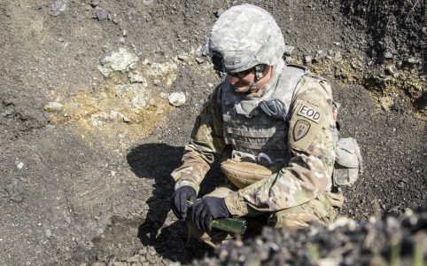 Gjendet një granatë dore në Podujevë, ndërhyn KFOR-i dhe FSK-ja – dy të arrestuar