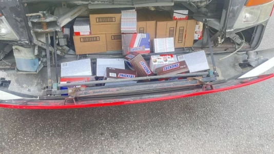 Konfiskohen 620 pako çokollata te Dheu i Bardhë, vlera e tyre arrin mbi 10 mijë euro