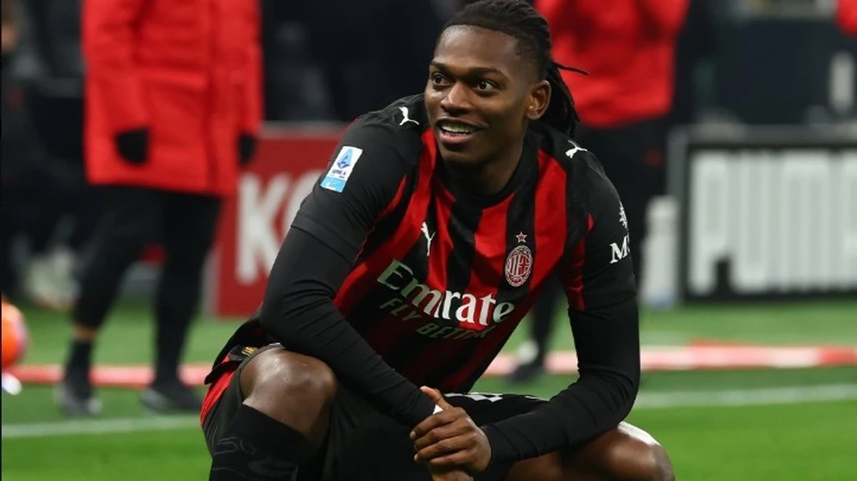 AC Milan e fiton edhe derbin me Lazion  merr  timonin  e Serie A