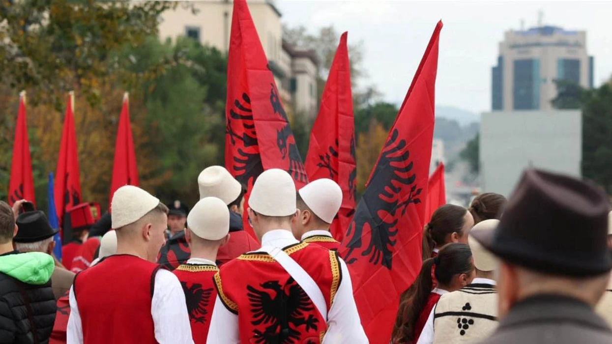 Shqiptarët e Shqipërisë zgjedhin Europën për festat  ndërsa Shqipëria mbushet me turistë nga Kosova