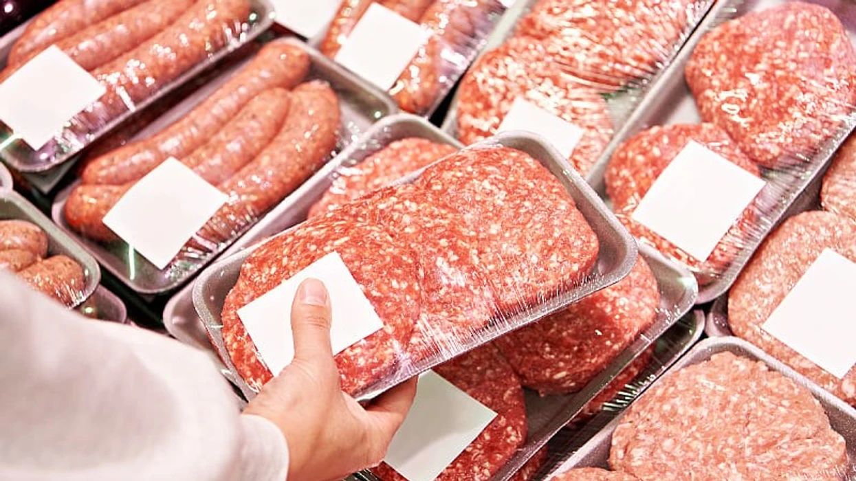 Përdorni këtë truk të thjeshtë për të përcaktuar nëse mishi i grirë është i freskët dhe pa aditivë