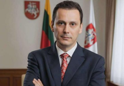 Lituania emëron Bashkim Zeqirin konsull në Kosovë