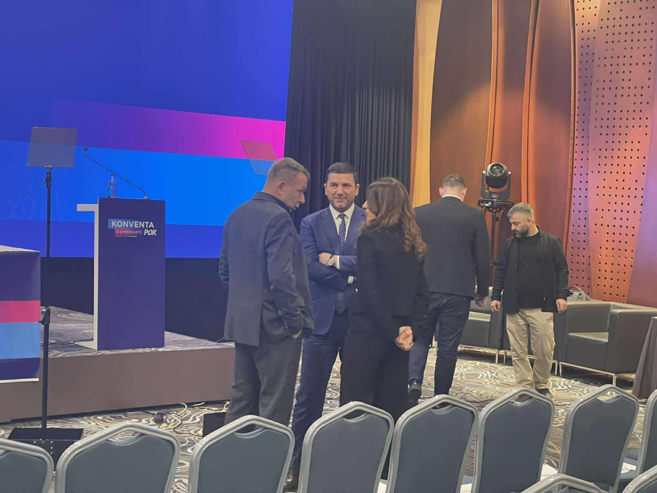 Konventa e PDK së  Arrijnë Memli Krasniqi e Vlora Çitaku