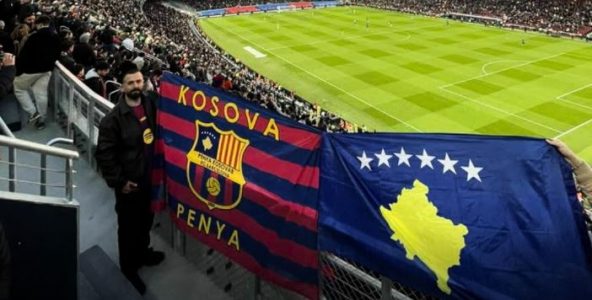 Në “Camp Nou” nuk mungoi as flamuri i Kosovës