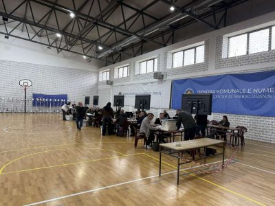 Derisa në Mitrovicë të Jugut është ndërprerë rinumërimi, tek disa komuna ka përfunduar – KQZ del me njoftim