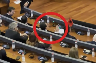 Momenti që nuk e keni parë  Kurti i jep instruksione Bashës  Edhe Albulena  edhe krye  VIDEO 