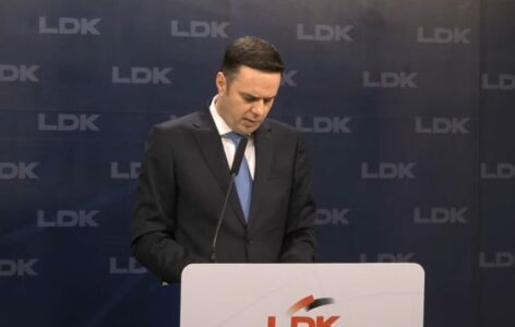 Abdixhiku i ashpër me VV`në: Nuk mund të vendosë për Kosovën Këshilli i Përgjithshëm i një partie