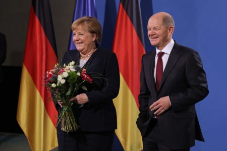 Planifikonte atentate ndaj Merkelit dhe Scholz, përfundon prapa grilave 49-vjeçari në Gjermani