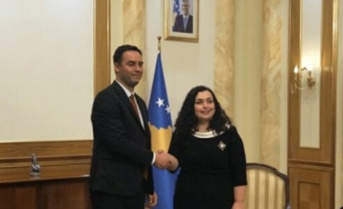 Vendos Vjosa Osmani, Konjufca zyrtarisht kandidat për kryeministër