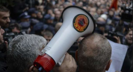 Mickoski distancohet nga protesta për çlirimtarët në Shkup, OLV-UÇK thërret konferencë