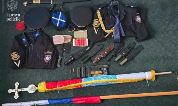 Policia malazeze arreston mercenarin që luftoi për Rusinë kundër Ukrainës  kapin edhe një sasi armatimi