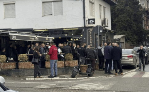 Simpatizantë të PDK-së bëhen sebep që Kurti të mbetet pa kafe në Tavnik