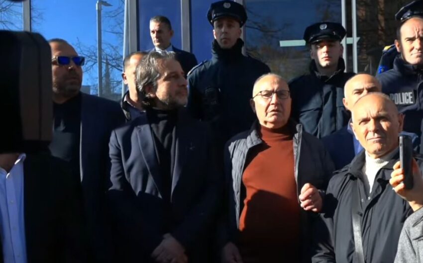 Përparim Rama para punëtorëve të Trafikut Urban  fajëson Qeverinë për bllokimin e buxhetit