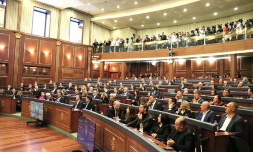 VV ia nis fushatës me skenar të njohur: I barazojnë PDK’në, LDK’në, AAK’në e Nismën me Listën Srpska