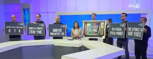 Edicioni i lajmeve në RTK nis me protestë (VIDEO)