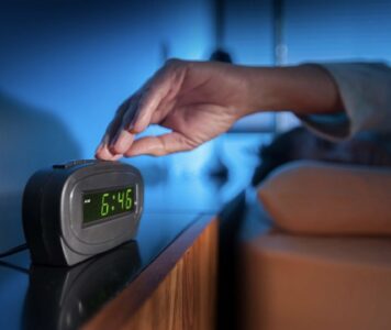 “Do ta bëj nesër”, gënjeshtra që dëmton trurin tënd!