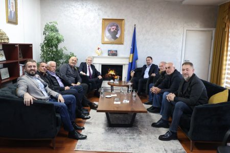 Misioni për pajtimin me Lladrovcin, Lushtaku reagon pas takimit me Ali Ahmetin