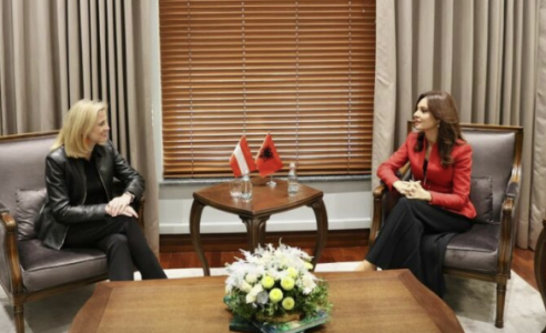 Ministrja austriake: Progresi i Shqipërisë i jashtëzakonshëm, shumë veta nuk besonin