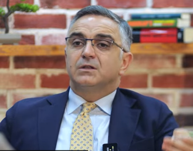 Besnik Tahiri  Kurti e planifikoi krizën që nga fillimi  manipuloi opinionin politik