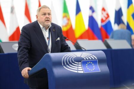 Raportuesi për Kosovën në PE, Terras: BE-ja duhet të heqë menjëherë masat ndaj Kosovës