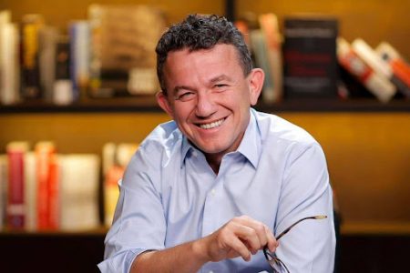 “Këta qefinin xhenazes ia vjedhin”- Buzhala i ashpër me VV-në pas dyshimeve për manipulim me vota në Mitovicë