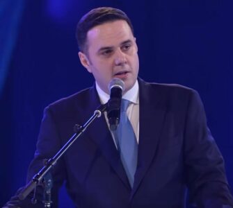 Abdixhiku – qytetarëve për 100 eurot e Qeverisë: Merrni ju, më mirë se Vuk Hamoviqi