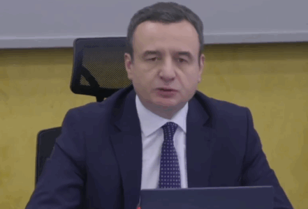 Kurti bën fushatë në mbledhje të Qeverisë, sulmon opozitën: Kosova s’ka vuajtur nga BE por nga “masat e opozitës”