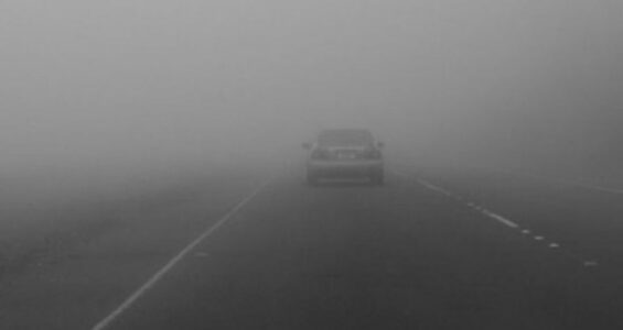 Policia apelon shoferët për kujdes: Mjegulla paraqet rrezik