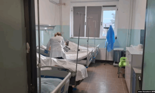 REL: Mosrespektimi i protokolleve në QKUK rrit infeksionet