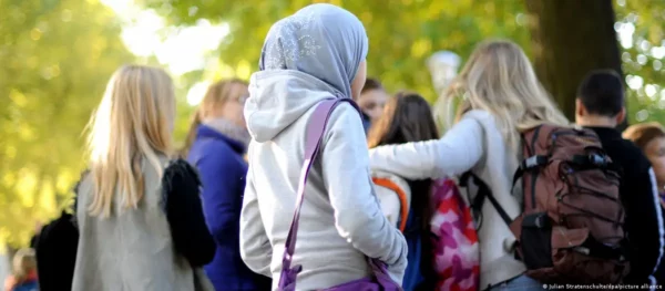 Austria voton për ndalimin e shamisë për vajzat nën 14 vjeç