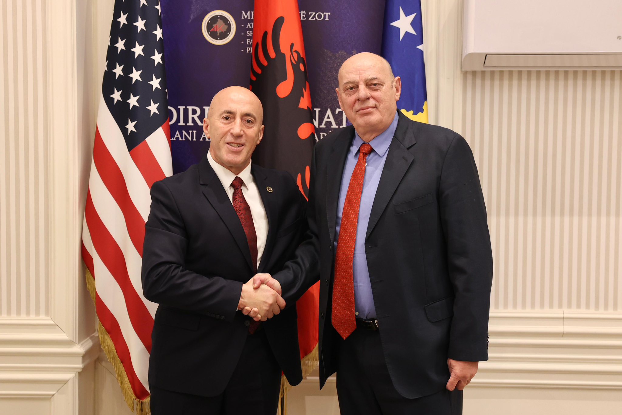 Agim Çeku i bashkohet listës së AAK së për deputet