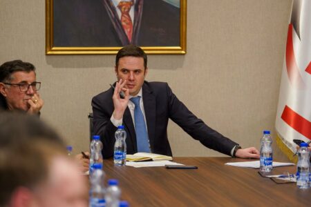 Abdixhiku mbledh kryetarët e degëve dhe komunave: LDK-ja është gati për fushatë