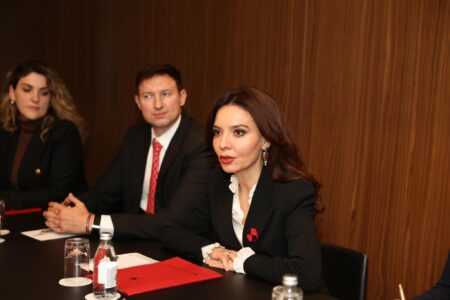 “Barazi reale, përfaqësim dhe dinjitet për shqiptarët”: Kryediplomatja shqiptare vijon qëndrimin në Maqedoni të Veriut