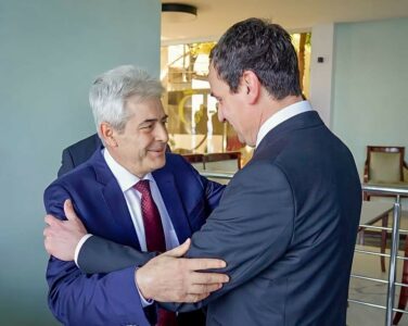 Ali Ahmeti uron Albin Kurtin: Kosova të ec para, duke forcar aleancën me ShBA-në dhe BE-në