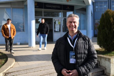 Hargreaves vëzhgon zgjedhjet: Ende ka kohë për të votuar