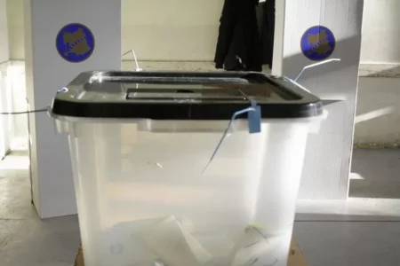 Një orë para mbylljes së vendvotimeve, ky është numri i qytetarëve që kanë votuar deri tani