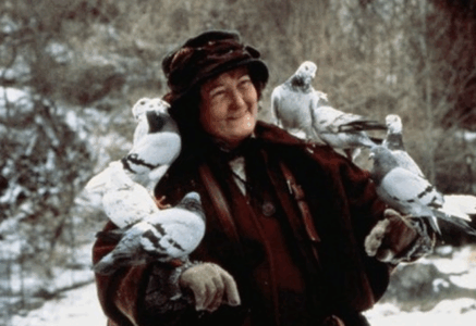 “Zonja me pëllumba” – Historia tragjike e aktores që u identifikua me Krishtlindjet