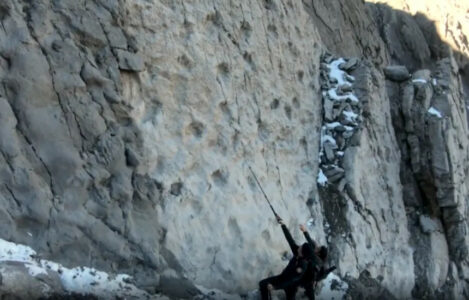 Mijëra gjurmë dinozaurësh zbulohen në një mal në Itali