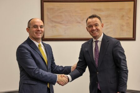 Pas shumë skandaleve në ministrinë e Bujqësisë, Faton Peci e dorëzon detyrën