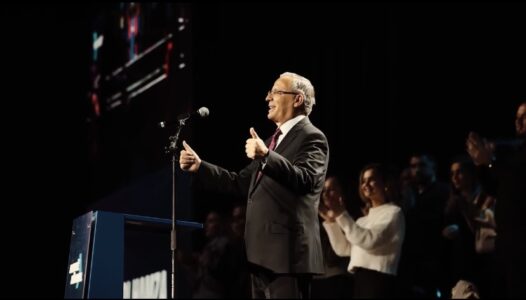 Bedri Hamza prezanton këngën e fushatës “We Rise Together”, të gjeneruar nga Inteligjenca Artificiale (Video)