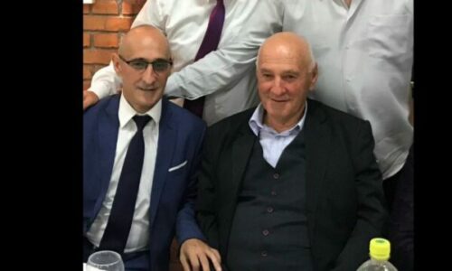 Mbesa e Sali Mustafës emocionon për vdekjen e gjyshit: Afër kishe fëmijët e tu; Gencin, Benin e Dritën, por jo Calin