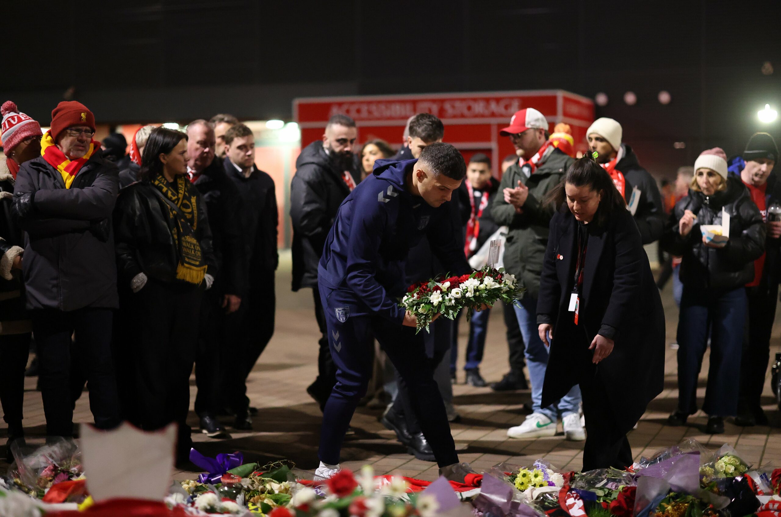 Granit Xhaka bën homazhe në nderim të Diogo Jotas tek ambientet e  Anfield 