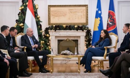 Presidenti hungarez pas vizitës në Kosovë: Stabiliteti në Ballkanin Perëndimor parakusht për stabilitetin e Evropës dhe Hugarisë